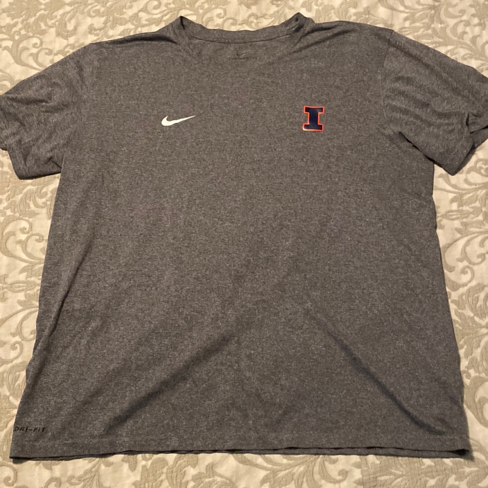The Nike Tee dri fit xl grey University of Illinois